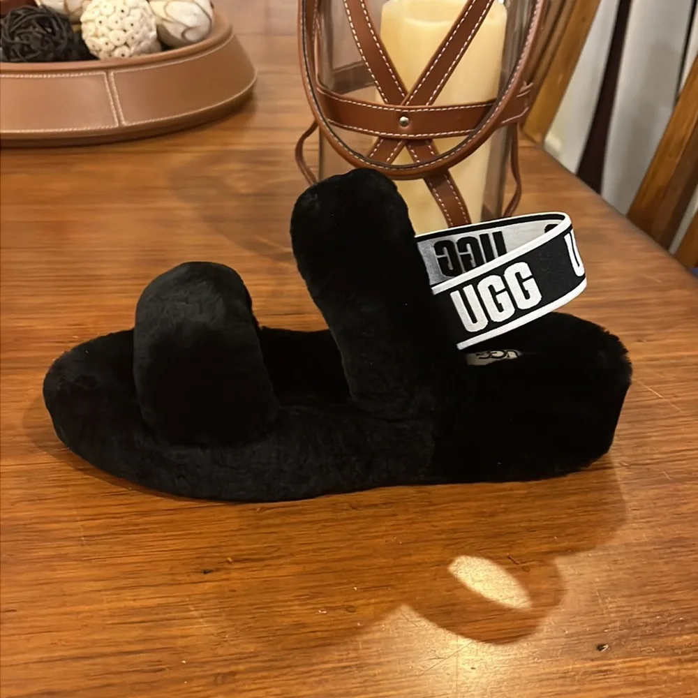 Ugg Australia Oh Yeah Sandals Slides Shoes black new Women’s size 7